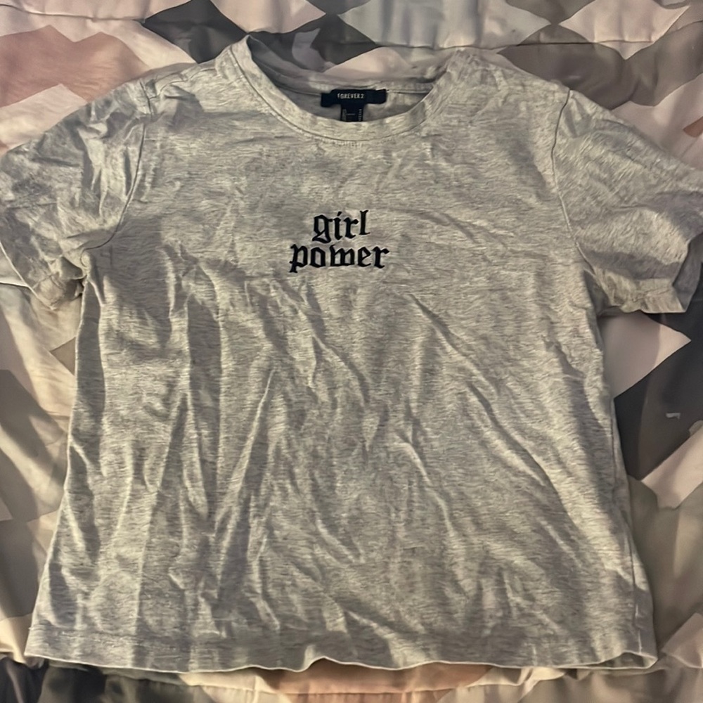 I’m selling a short sleeve shirt